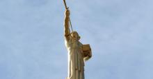 Photograph of Angel Moroni atop the Los Angeles Temple by Steve Mortensen